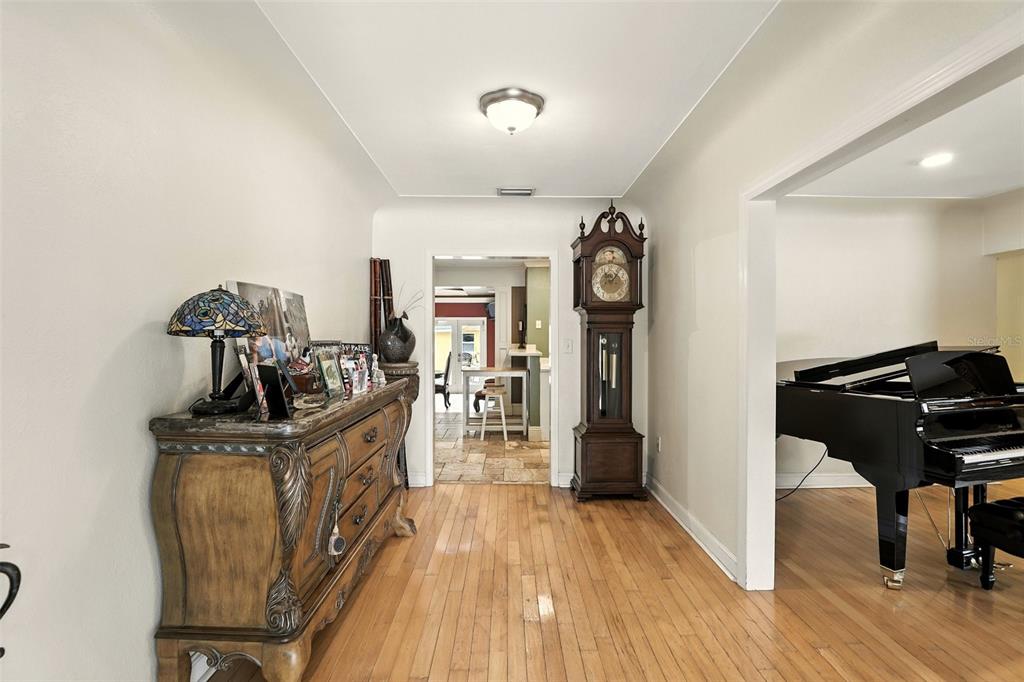 1321 Maury Road Orlando, FL 32804 - Photo 18 of 66