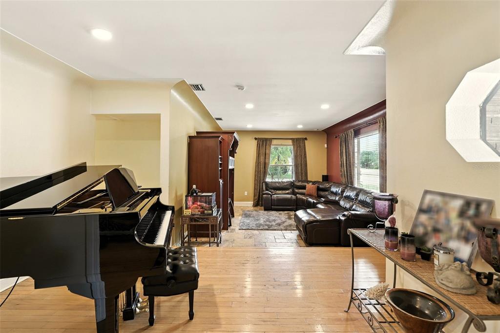 1321 Maury Road Orlando, FL 32804 - Photo 19 of 66