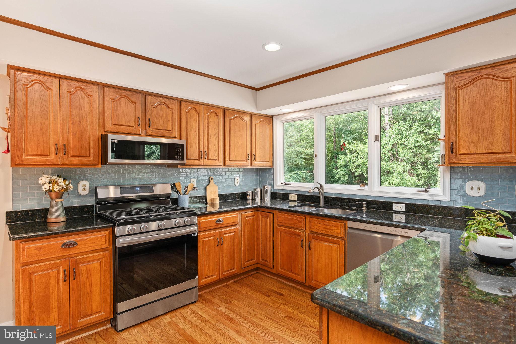 100 Boscobel Road Fredericksburg, VA 22405 - Photo 17 of 95 Newer stainless steel appliances