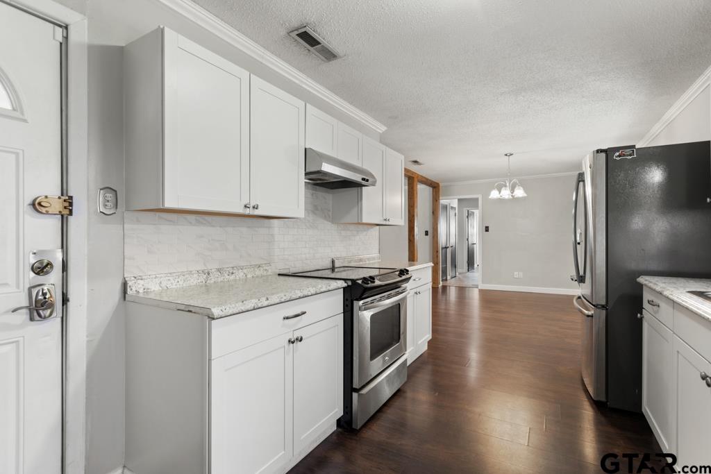 2033 Old Omen Road Tyler, TX 75701 - Photo 13 of 35 Gallery Image 13