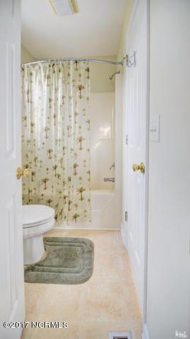 2086 New River Inlet Road North Topsail Beach, NC 28460 - Photo 8 of 22 1st floor bath, #1