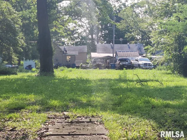 $5,000 | 327 South Hickory Street, Centralia, IL 62801