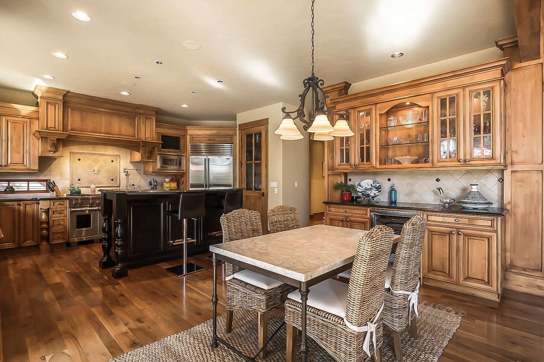 19436 Green Lakes Loop Bend, OR 97702 - Photo 15 of 53 Beautiful hardwood floors and built-ins.