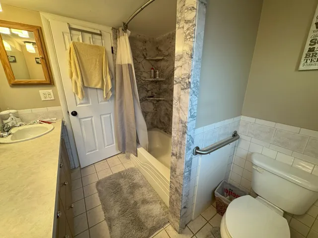 $319,000 | 33148 Breckenridge Drive, Sterling Heights, MI 48310