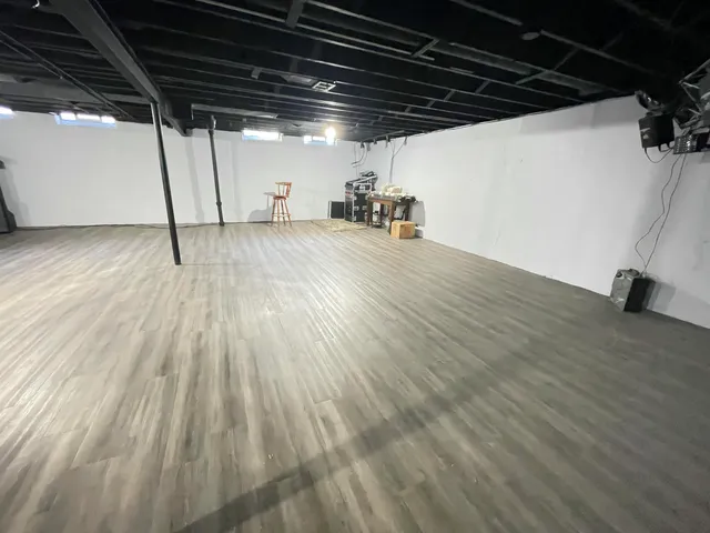 $319,000 | 33148 Breckenridge Drive, Sterling Heights, MI 48310