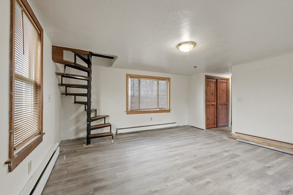 118 Spring Street Winchendon, MA 01475 - Photo 2 of 34