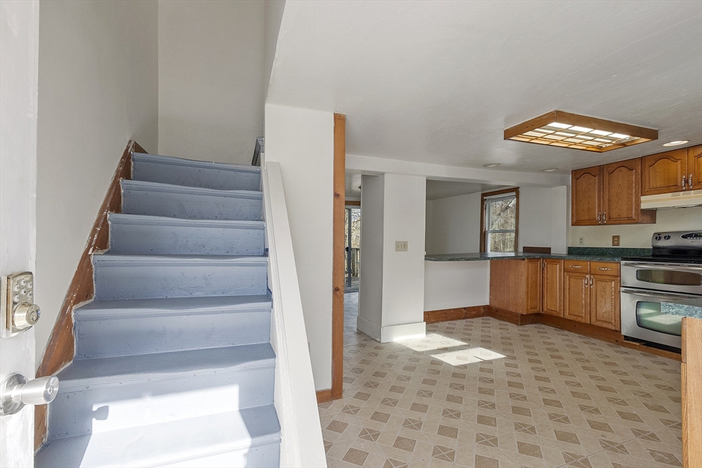 118 Spring Street Winchendon, MA 01475 - Photo 5 of 34