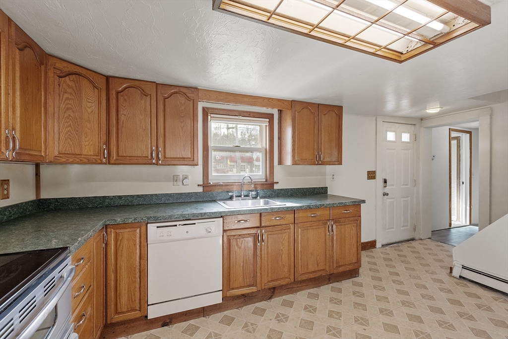 118 Spring Street Winchendon, MA 01475 - Photo 7 of 34