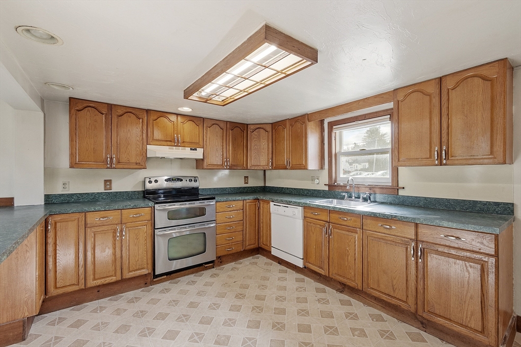 118 Spring Street Winchendon, MA 01475 - Photo 8 of 34