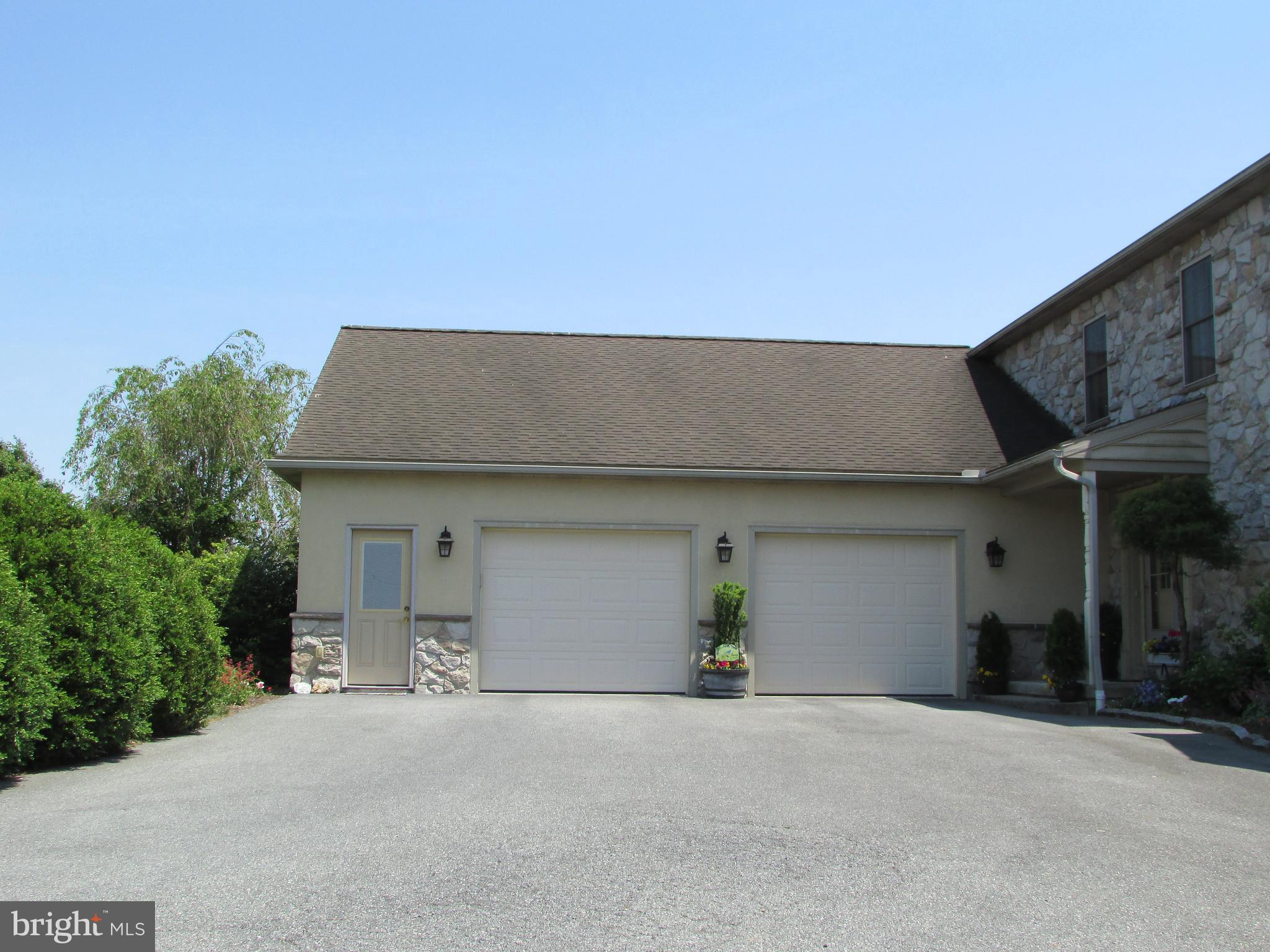 1400 Mentzer Road Lancaster, PA 17602 - Photo 42 of 45 Attached 2 Car Garage