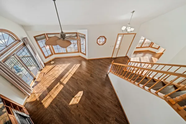 a view of entryway with a front door