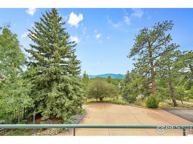 a view of a outdoor space