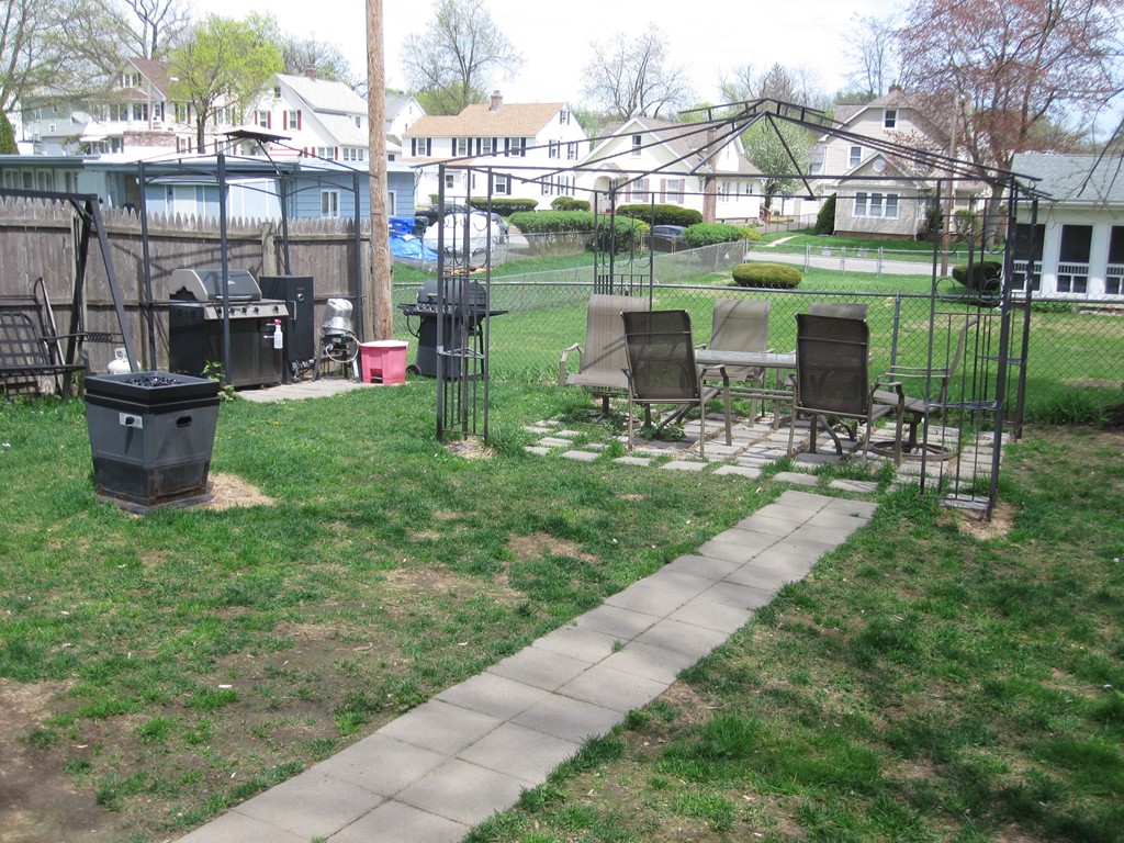 75 Braddock Street Springfield, MA 01109 - Photo 3 of 17 Gallery Image 3