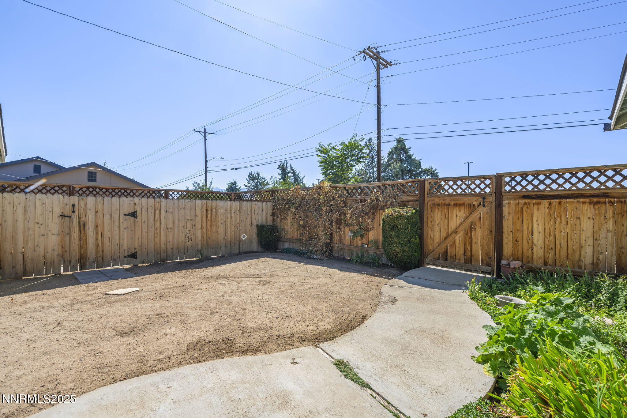1680 Sutro Street Reno, NV 89512 - Photo 23 of 25 a backyard of a house