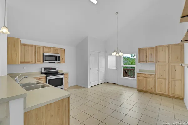 $1,750 | 2720 Golf Drive, Spring Branch, TX 78070