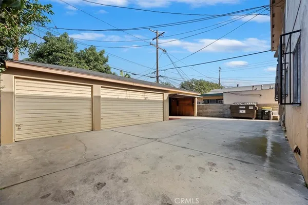 a view of a house with a garage
