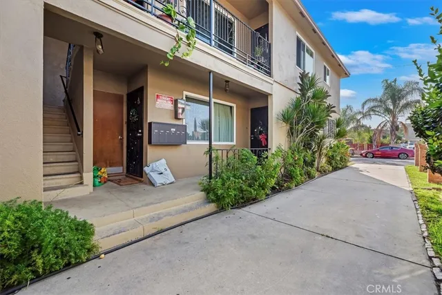 $1,800,000 | 3213 Hill Huntington Park, Huntington Park, CA 90255