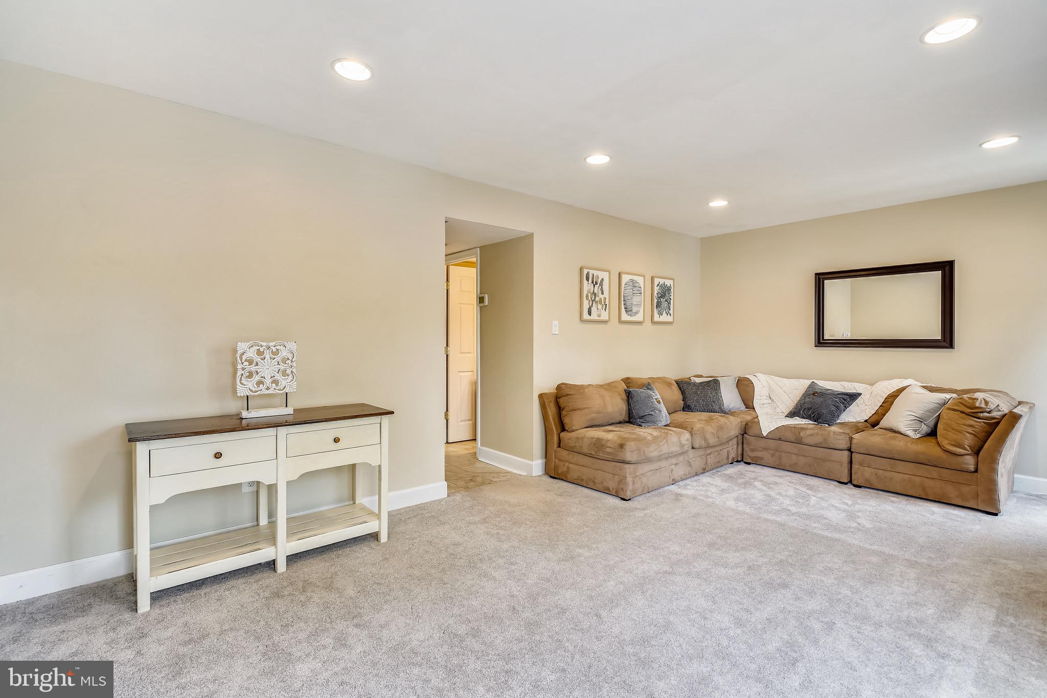 2202 Notely Lane Crofton, MD 21114 - Photo 5 of 27 Entry leads into family room