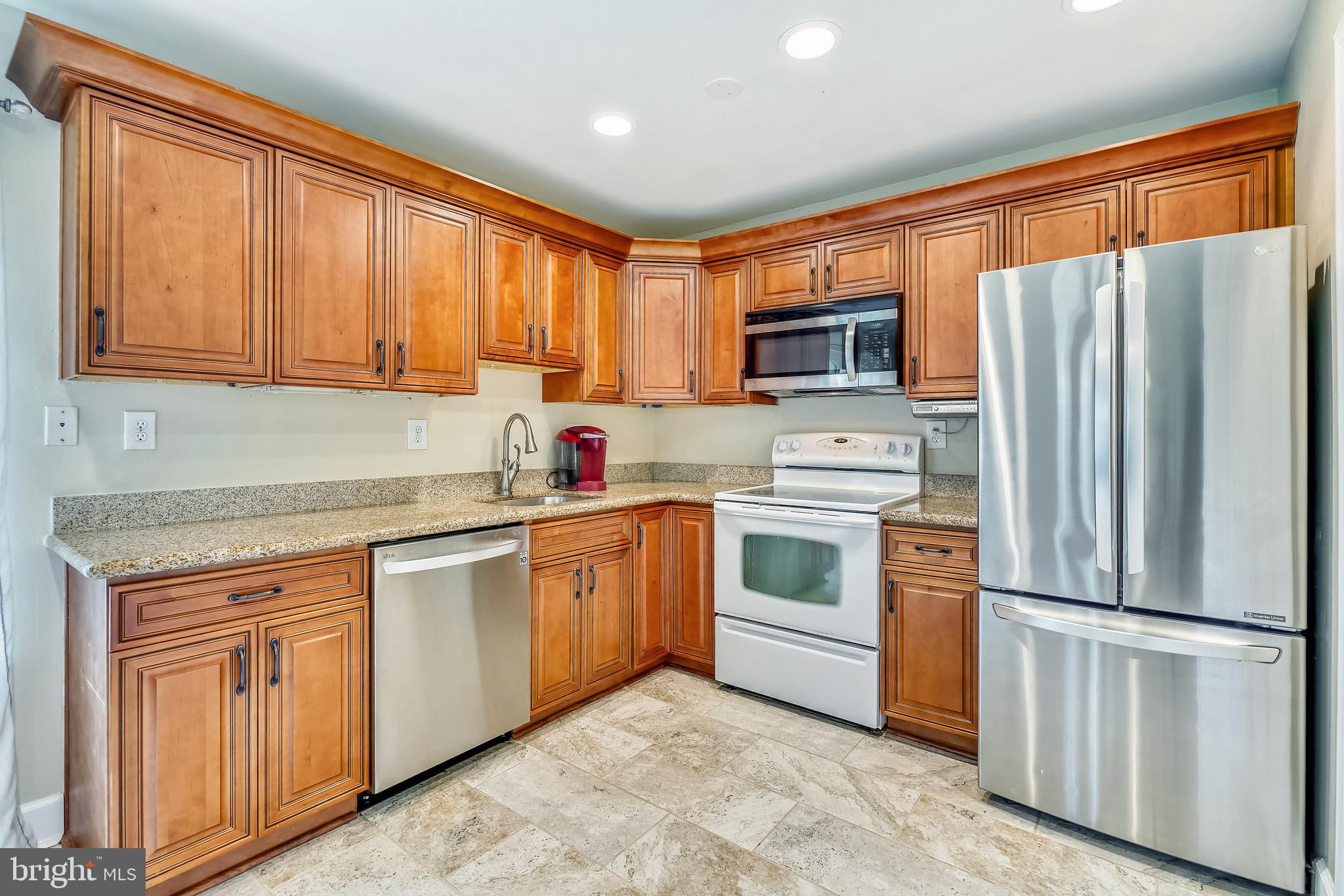 2202 Notely Lane Crofton, MD 21114 - Photo 7 of 27 Updated Kitchen