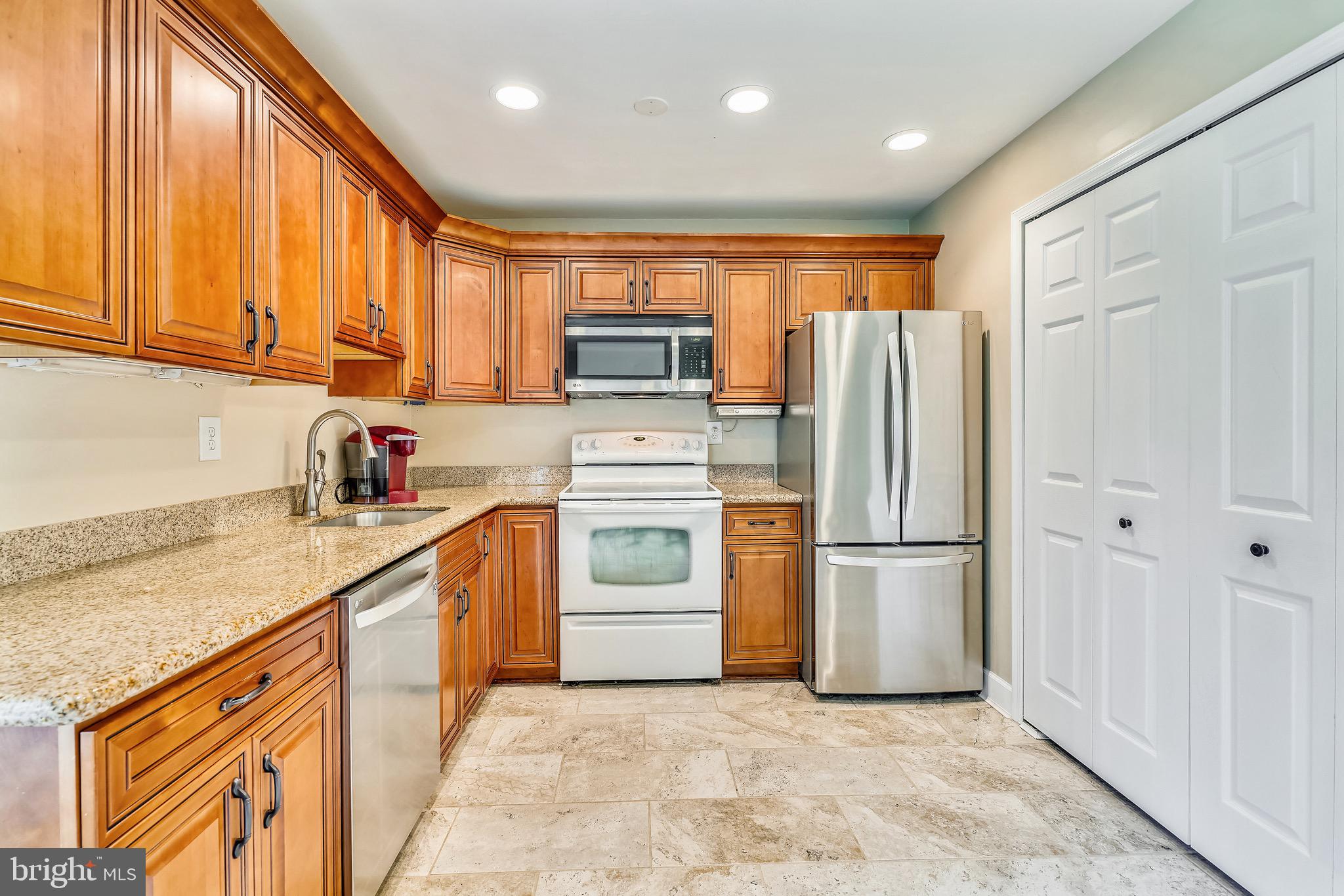 2202 Notely Lane Crofton, MD 21114 - Photo 8 of 27 New fridge, dishwasher and microwave!