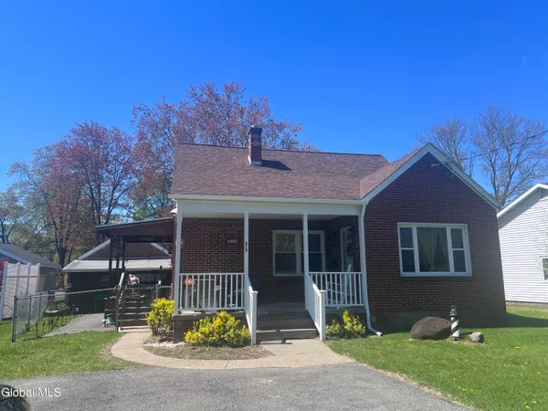 $229,000 | 218 East Campbell Road, Rotterdam, NY 12303