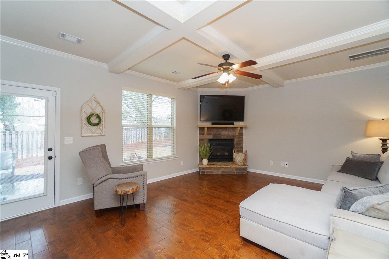 9 Howden Place Simpsonville, SC 29681 - Photo 4 of 32 Gallery Image 4