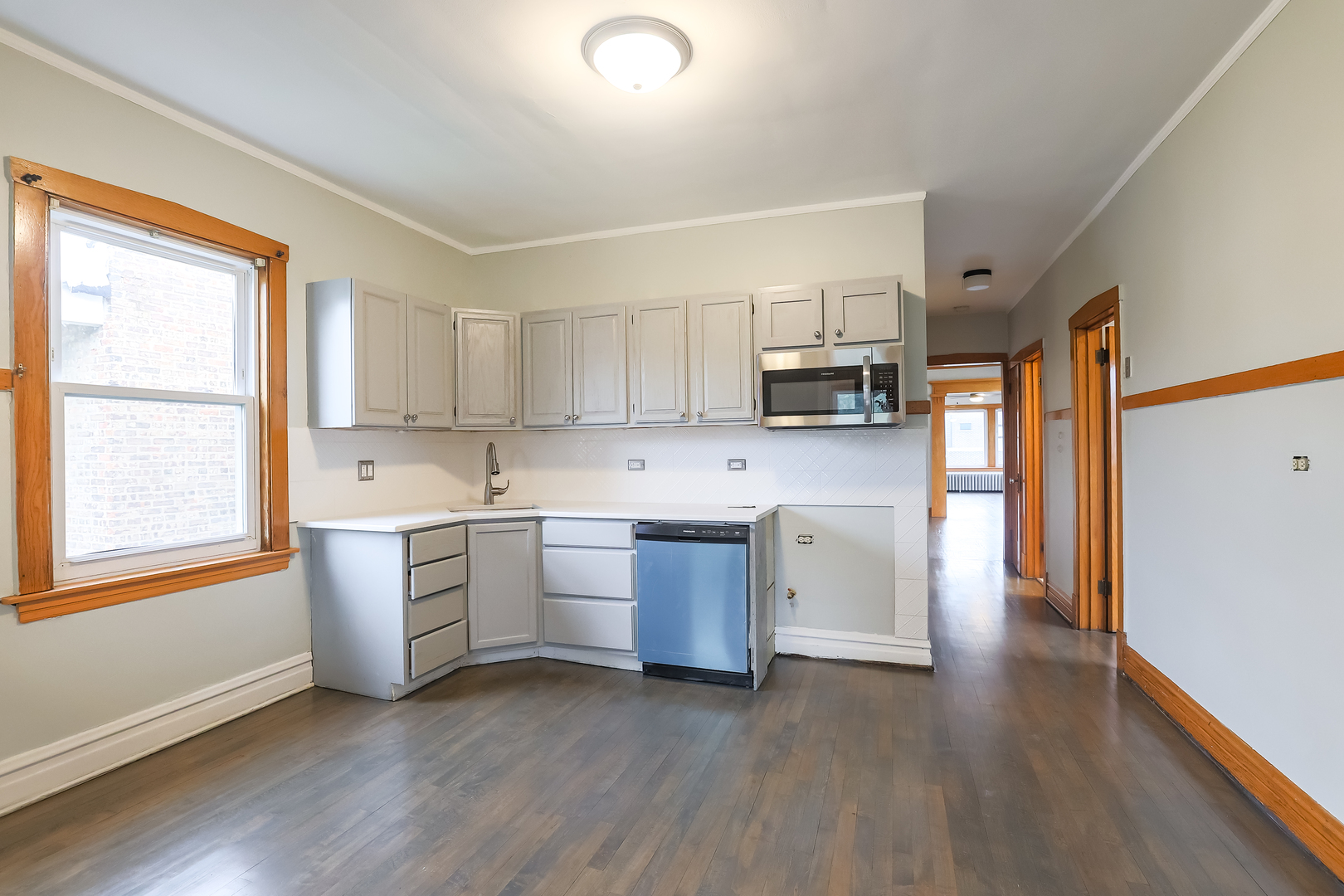 3414 North Ridgeway Avenue Chicago, IL 60618 - Photo 11 of 26 Gallery Image 11