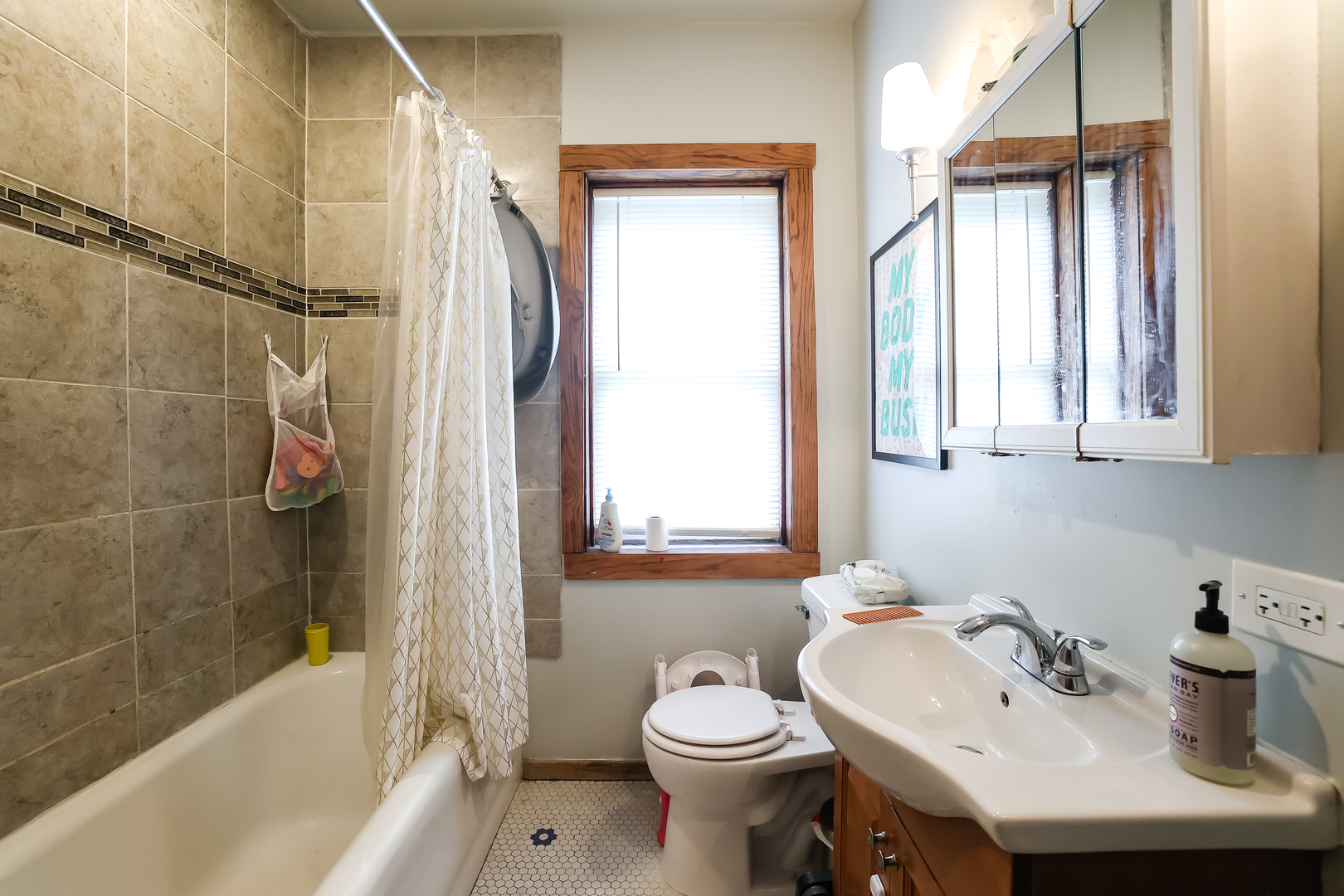 3414 North Ridgeway Avenue Chicago, IL 60618 - Photo 17 of 26 Gallery Image 17