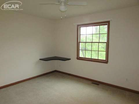 2095 Reid Road Flint, MI 48507 - Photo 12 of 18 20440744-11.JPG