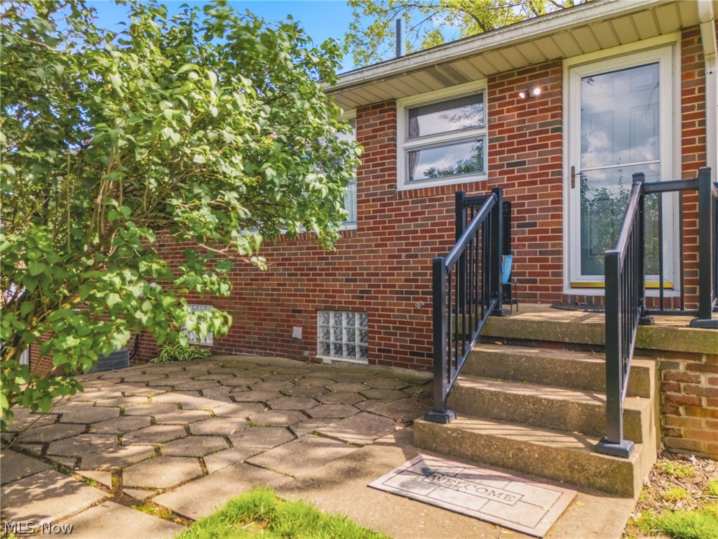 2621 16th Street Northwest Canton, OH 44708 - Photo 22 of 31 Rear porch, entry and patio