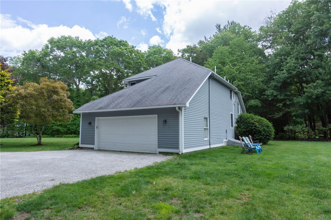 237 Weaver Hill Road Coventry, RI 02816 - Photo 8 of 39 2 Car Garage