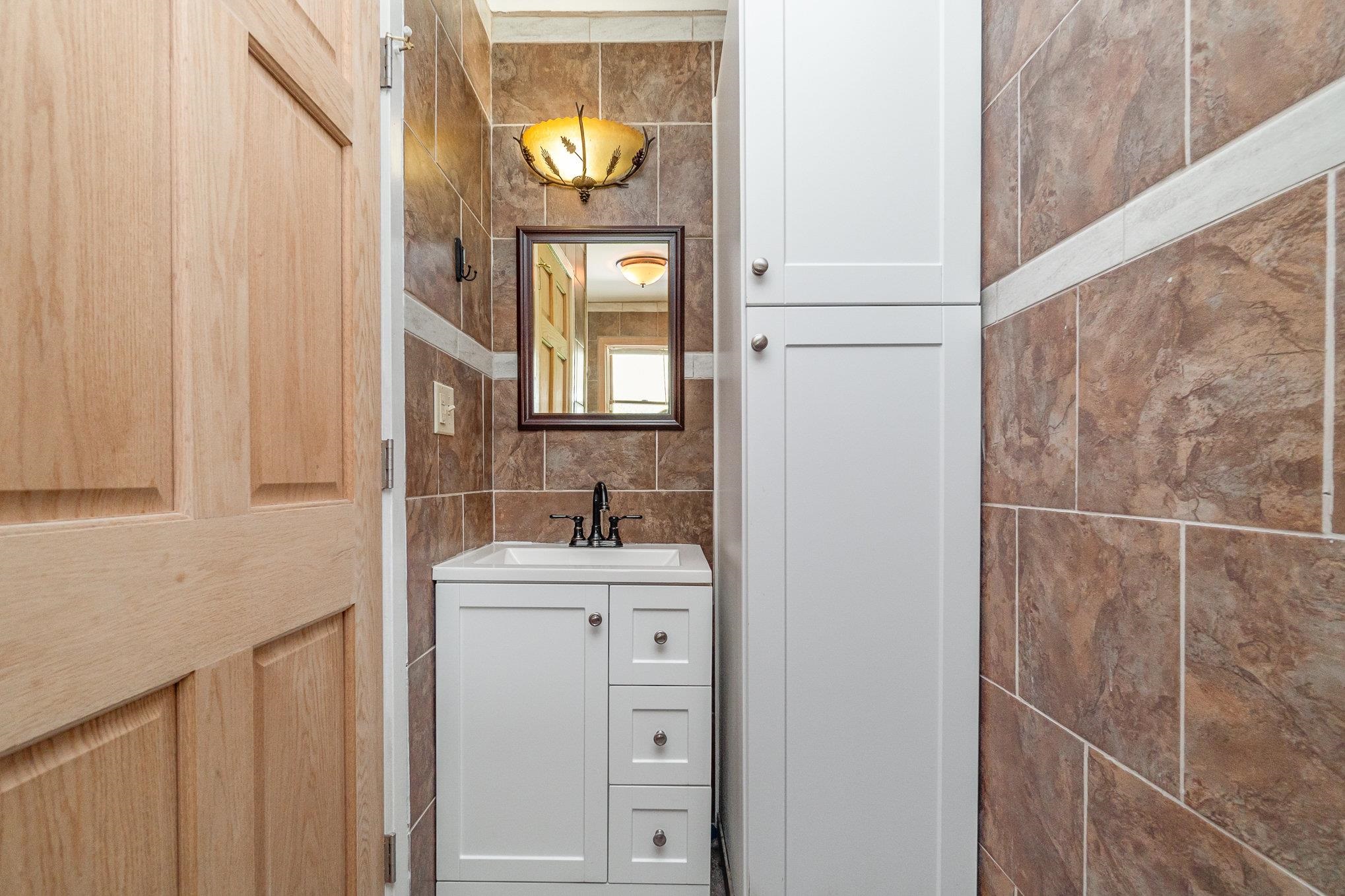 3014 Gabel Road Saginaw, MI 48601 - Photo 15 of 39 50153016-4394f96e-9f05-4df1-aa0f-e8681e0f23f2.JPG