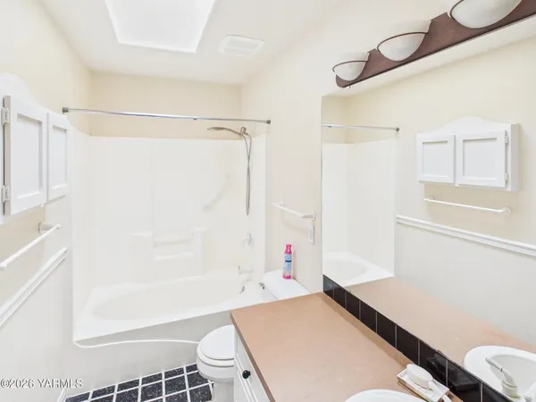 $405,000 | 407 Concord Lane, Zillah, WA 98953