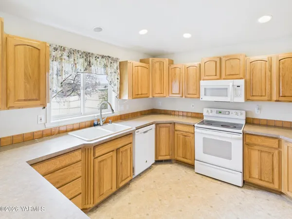$405,000 | 407 Concord Lane, Zillah, WA 98953