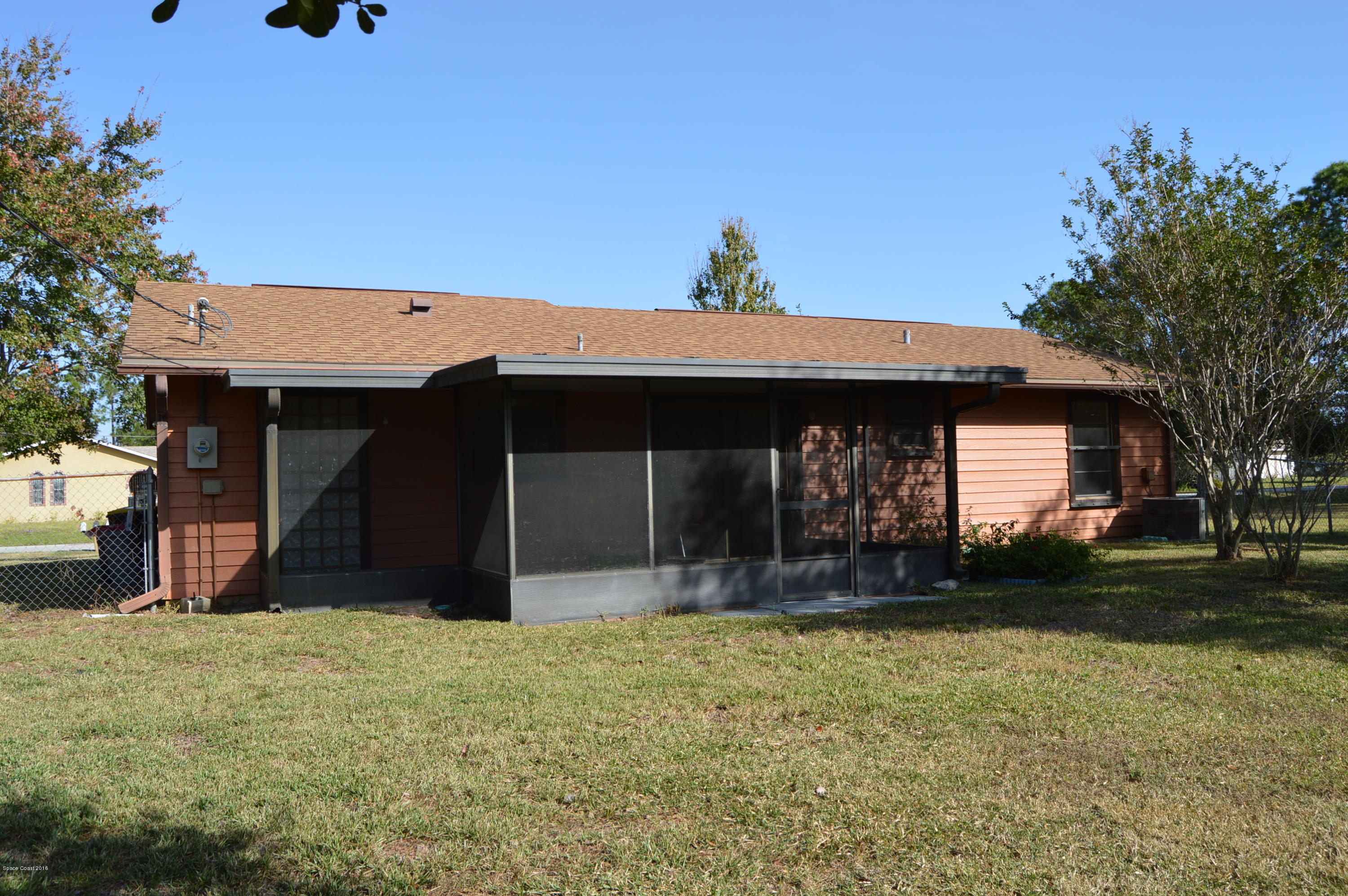 1010 Castile Road Southeast Palm Bay, FL 32909 - Photo 2 of 24 DSC_0594