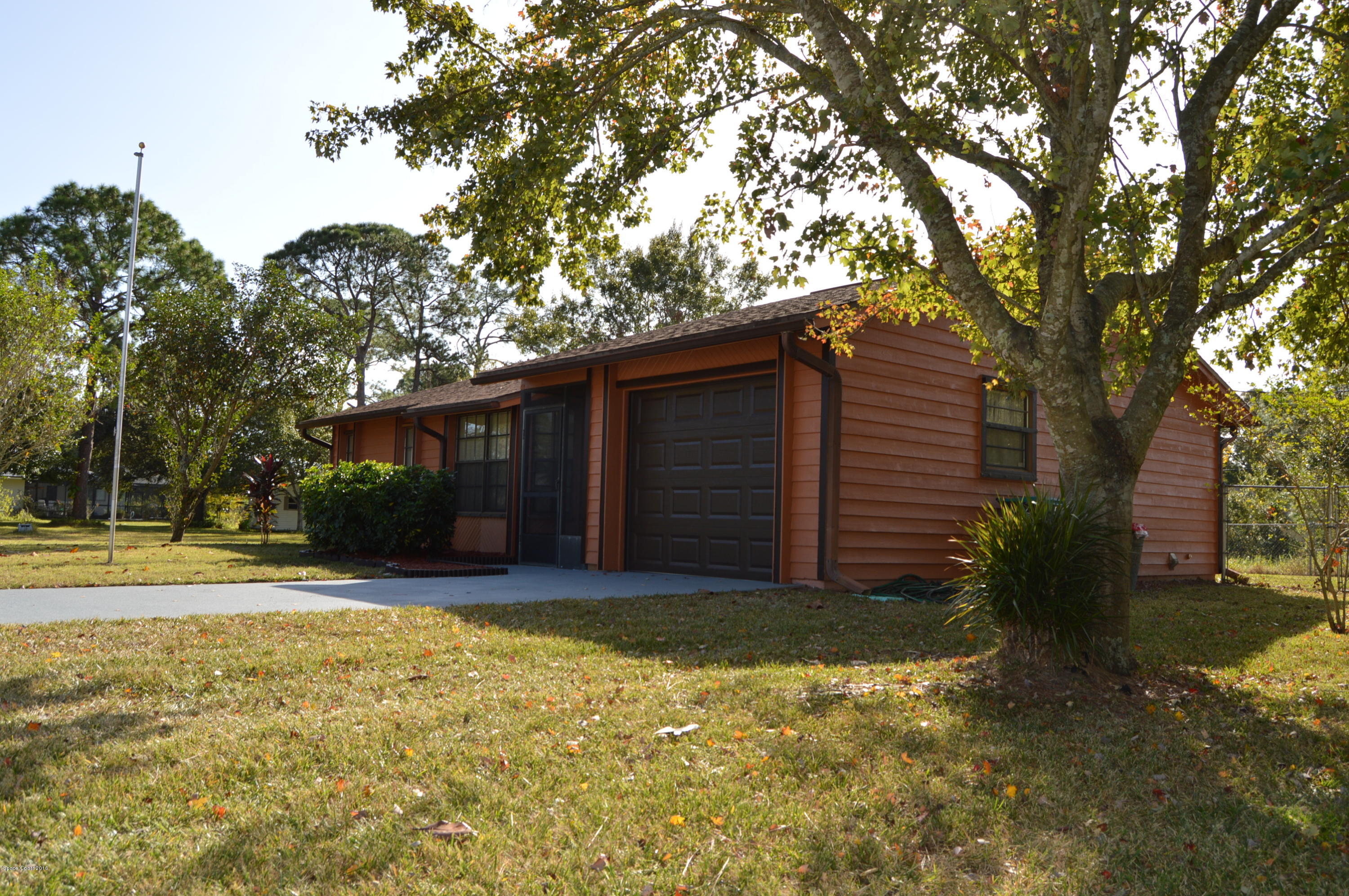 1010 Castile Road Southeast Palm Bay, FL 32909 - Photo 15 of 24 DSC_0589
