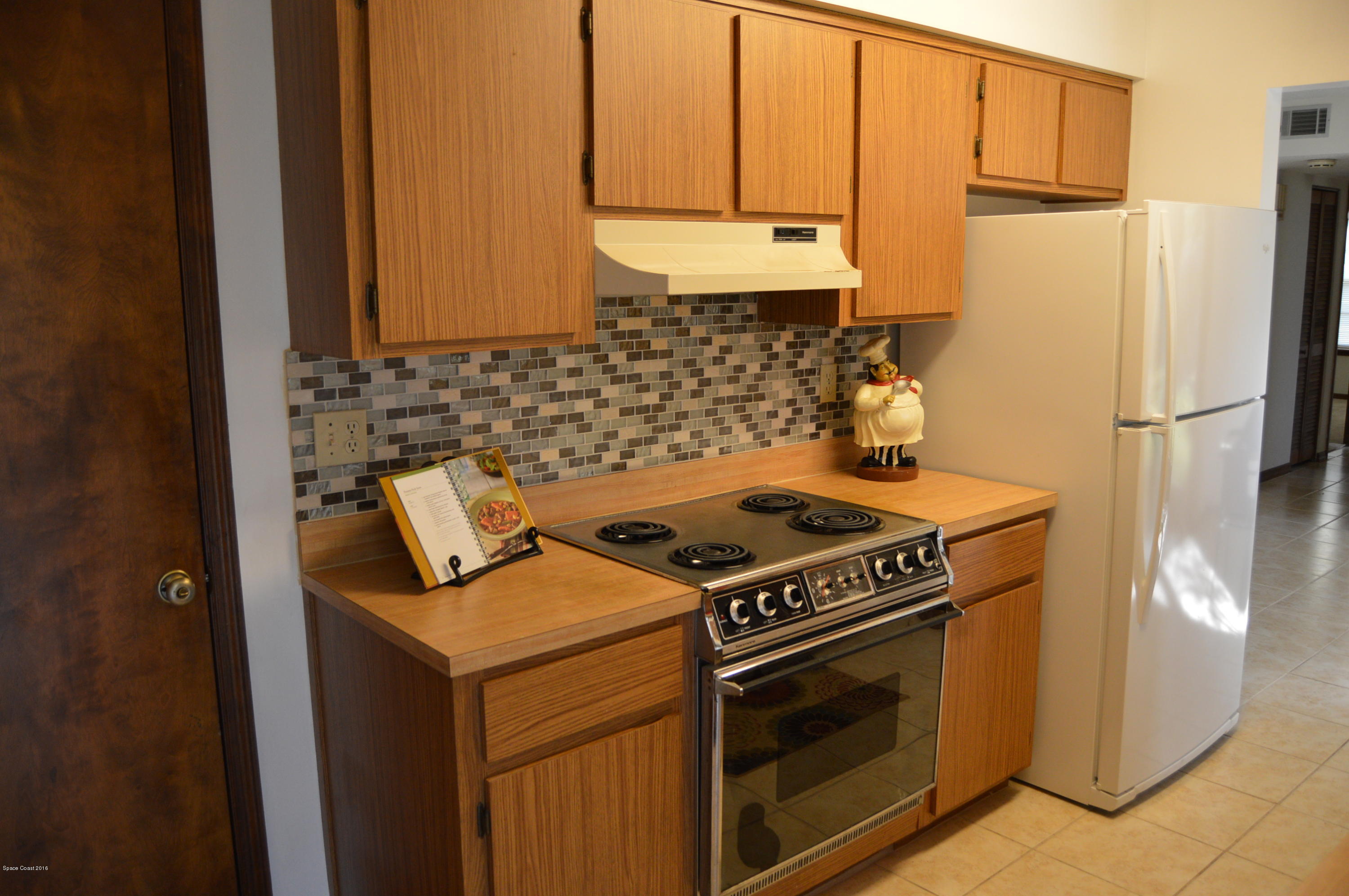1010 Castile Road Southeast Palm Bay, FL 32909 - Photo 6 of 24 DSC_0569