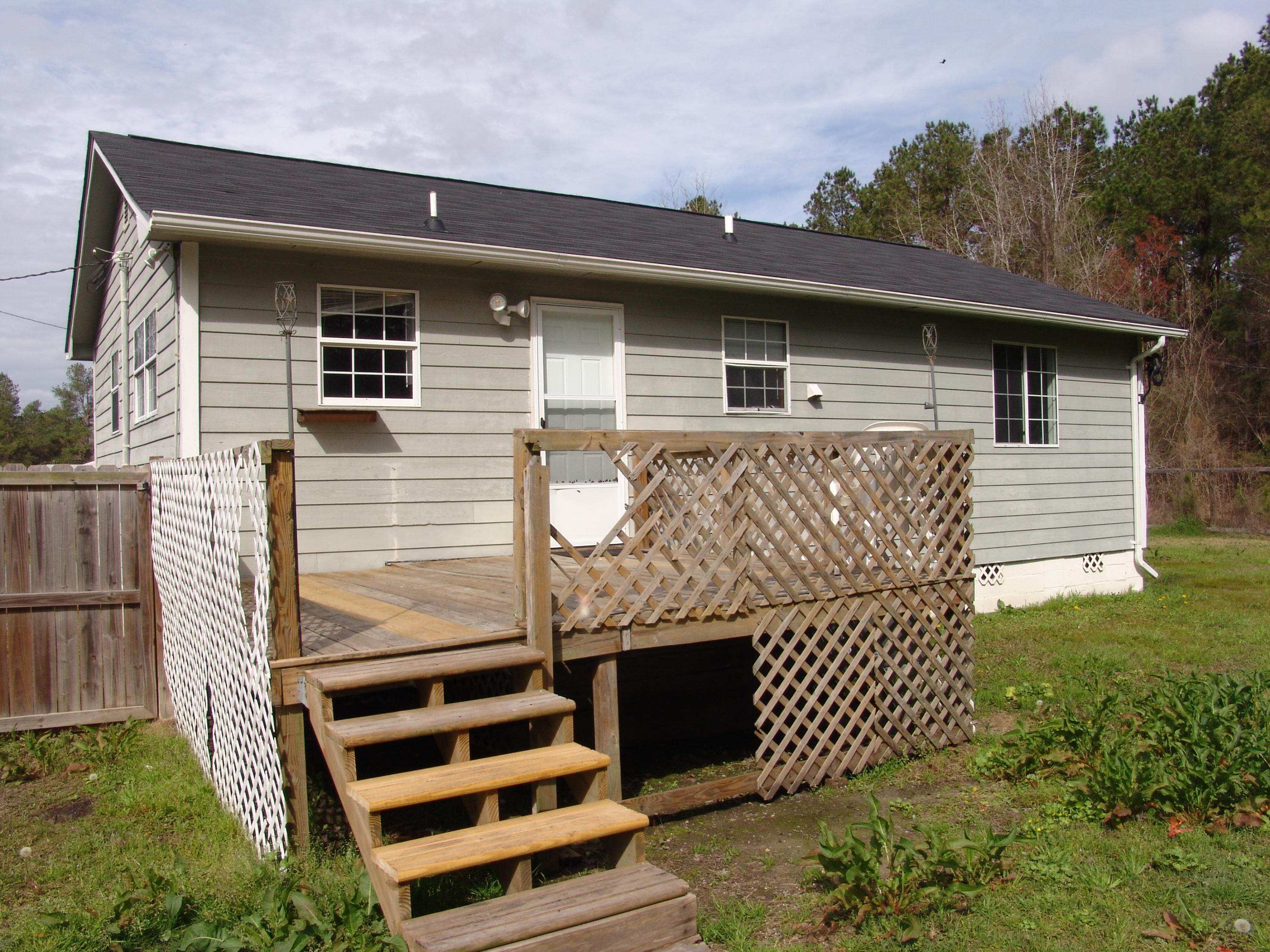 132 Earthas Way Ridgeville, SC 29472 - Photo 23 of 32 Rear view