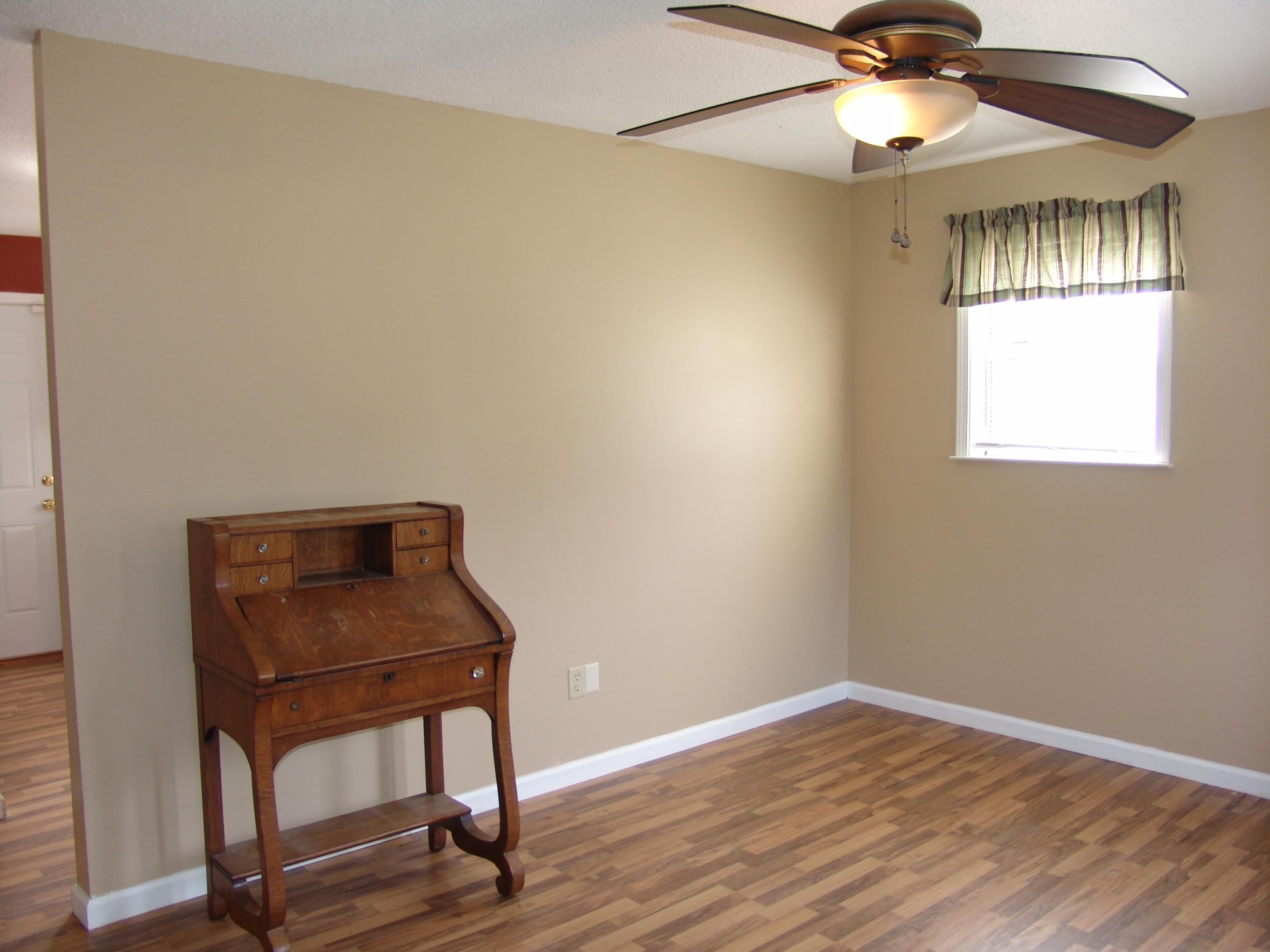 132 Earthas Way Ridgeville, SC 29472 - Photo 8 of 32 Living room