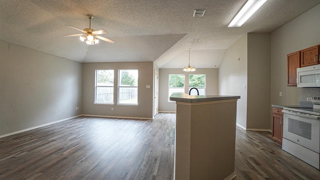 1036 Hampton Drive Forney, TX 75126 - Photo 6 of 30