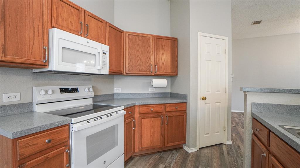 1036 Hampton Drive Forney, TX 75126 - Photo 10 of 30