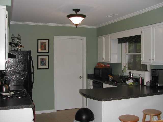 102 Chevron Circle Cary, NC 27513 - Photo 5 of 12