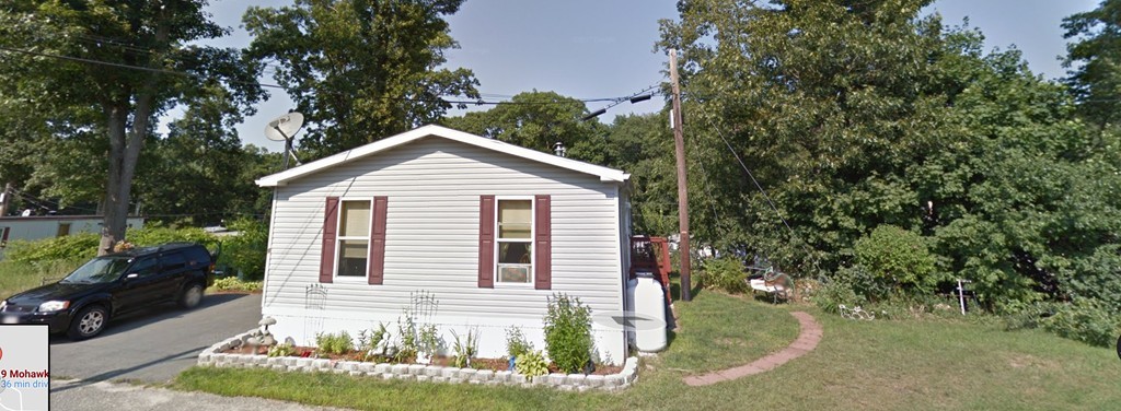 9 Mohawk Road Holbrook, MA 02343 - Photo 2 of 16 Gallery Image 2