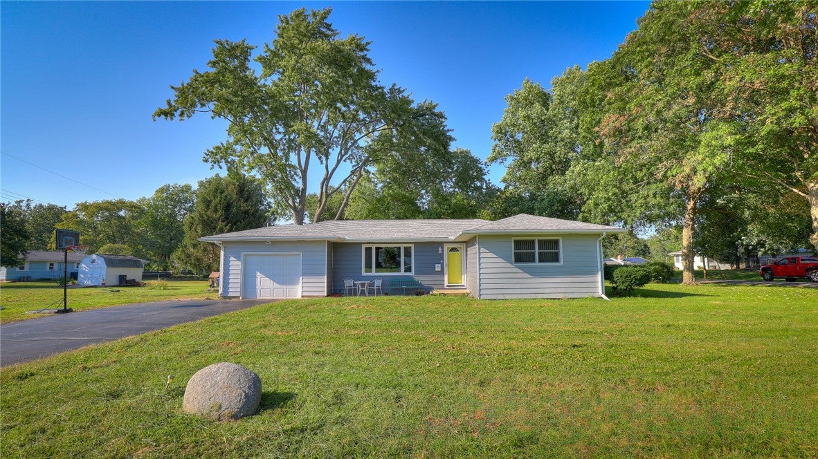 40 Berry Drive Decatur, IL 62526 - Photo 1 of 28 Gallery Image 1