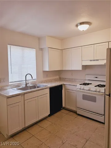 $1,190 | 7066 Burcot Avenue, Unit C61, Las Vegas, NV 89156