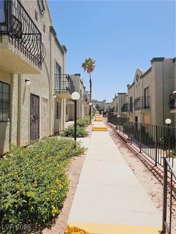$1,190 | 7066 Burcot Avenue, Unit C61, Las Vegas, NV 89156