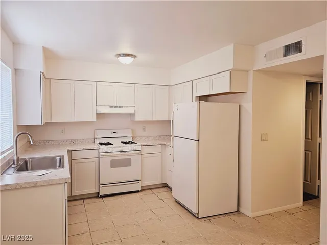 $1,190 | 7066 Burcot Avenue, Unit C61, Las Vegas, NV 89156