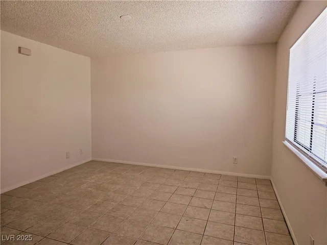 $1,190 | 7066 Burcot Avenue, Unit C61, Las Vegas, NV 89156