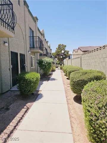 $1,190 | 7066 Burcot Avenue, Unit C61, Las Vegas, NV 89156