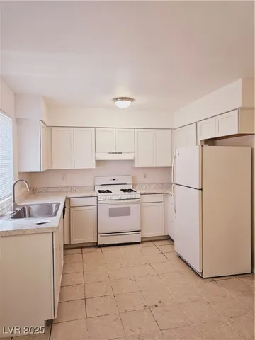 $1,190 | 7066 Burcot Avenue, Unit C61, Las Vegas, NV 89156